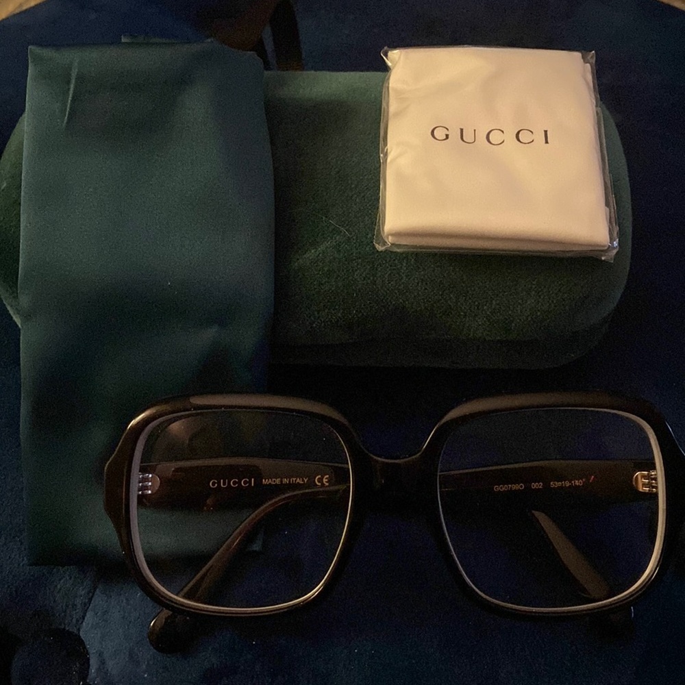 Gucci eyeglasses- barely used and in excellent condition. GG 0799O in tortoise